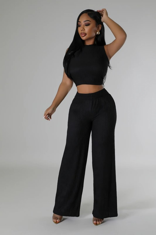 TEXTURED CROP TOP & PANTS SET